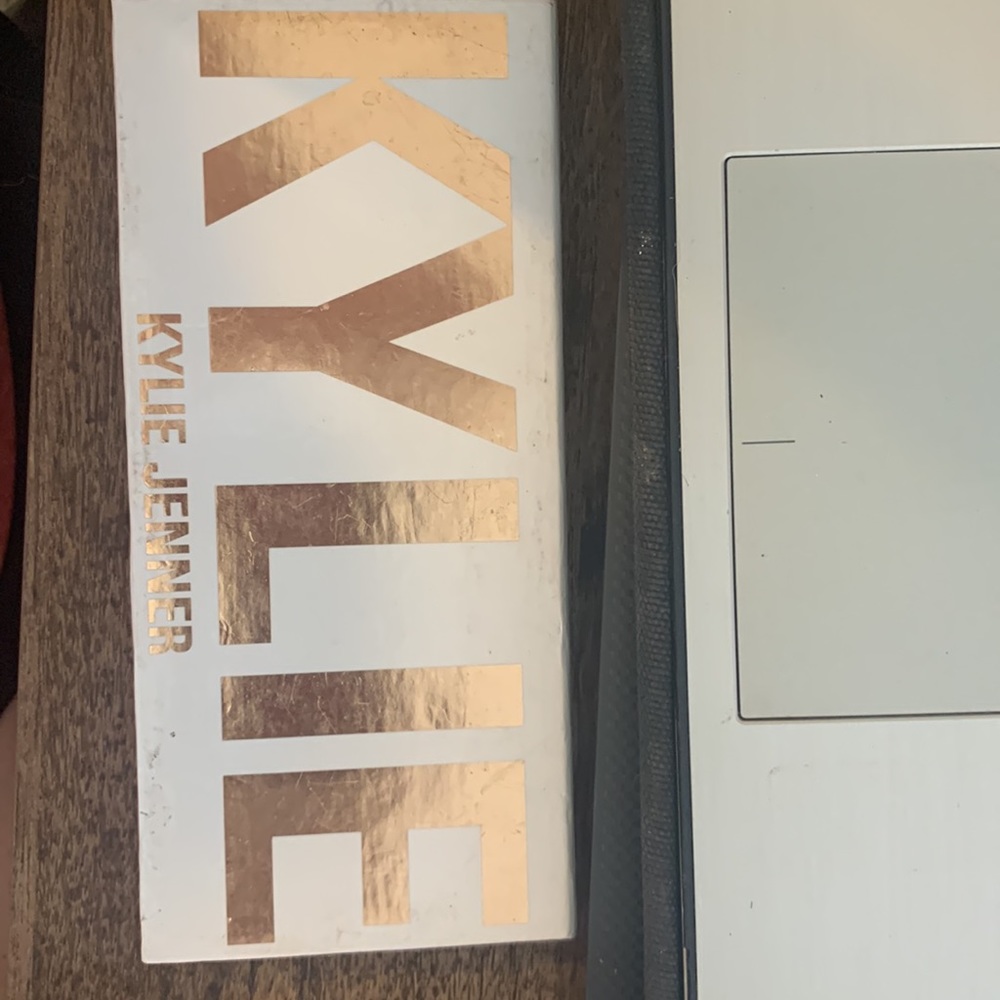 Like new-not used Kylie Jenner 12 beautiful eye shadow for everyday or evenings! - Picture 2 of 3